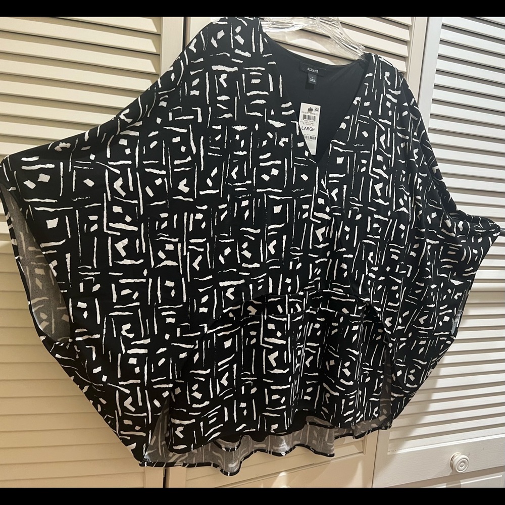 Black exotic Geo new blouse